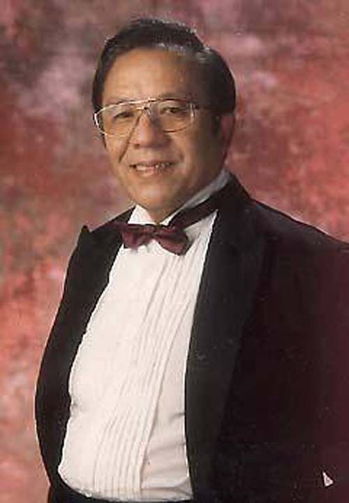 杨洪基是中国著名男中音歌唱家,中国音乐家协会会员,中国戏剧家